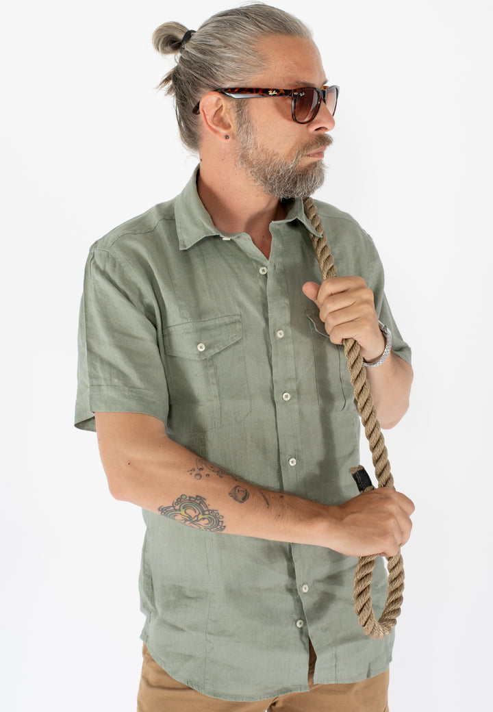 Camicia uomo in lino a maniche corte con due taschini