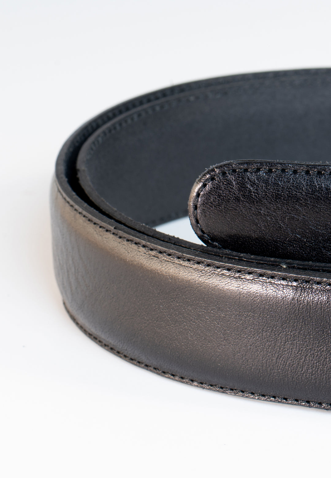 Cintura uomo classica in pelle con fibbia rettangolare
