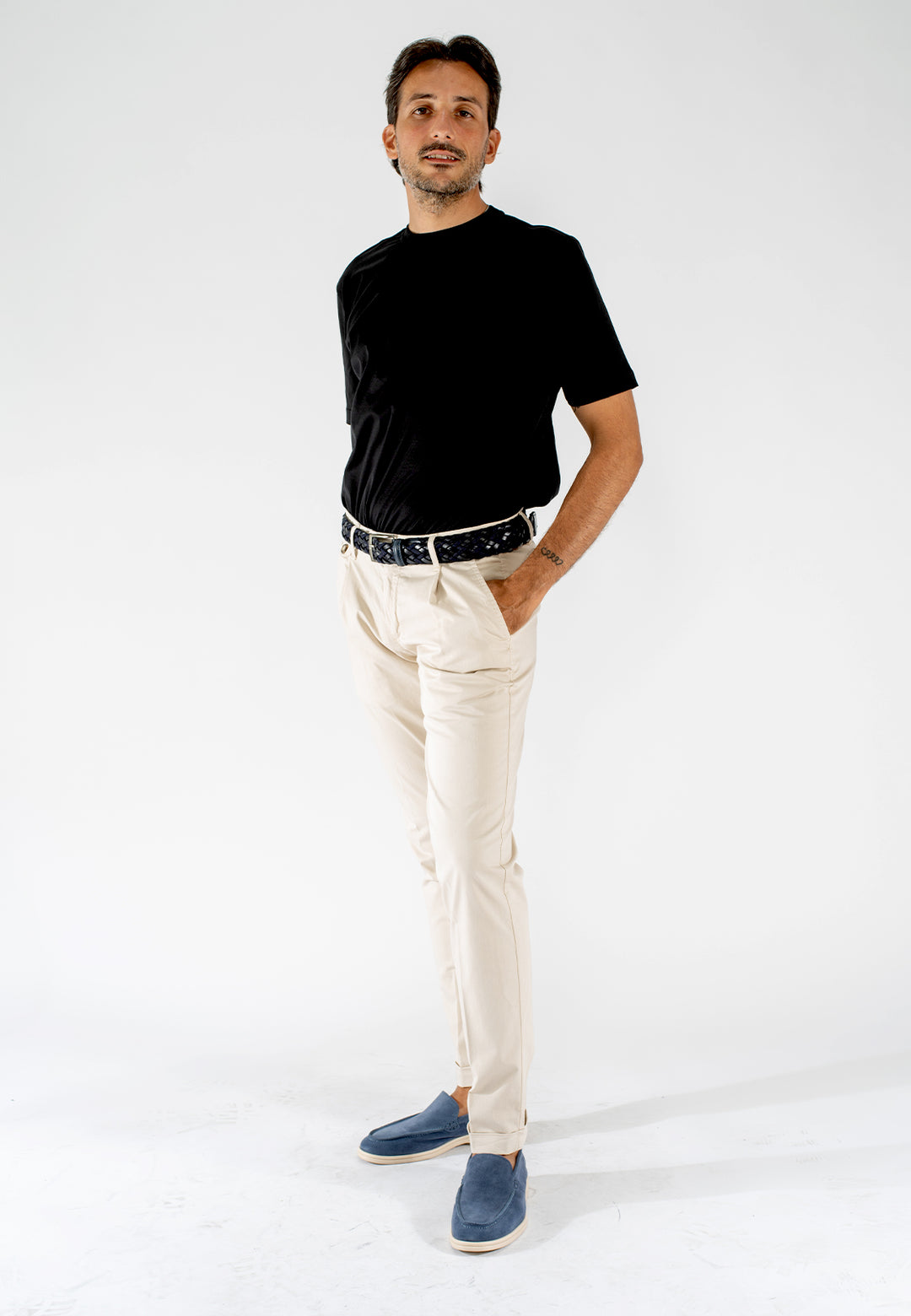 Pantalone uomo in cotone con pince e fondo con risvolto