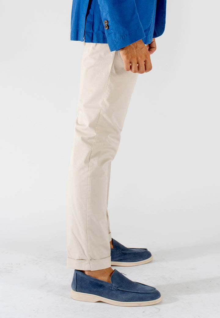 Pantalone uomo in cotone con pince e fondo con risvolto