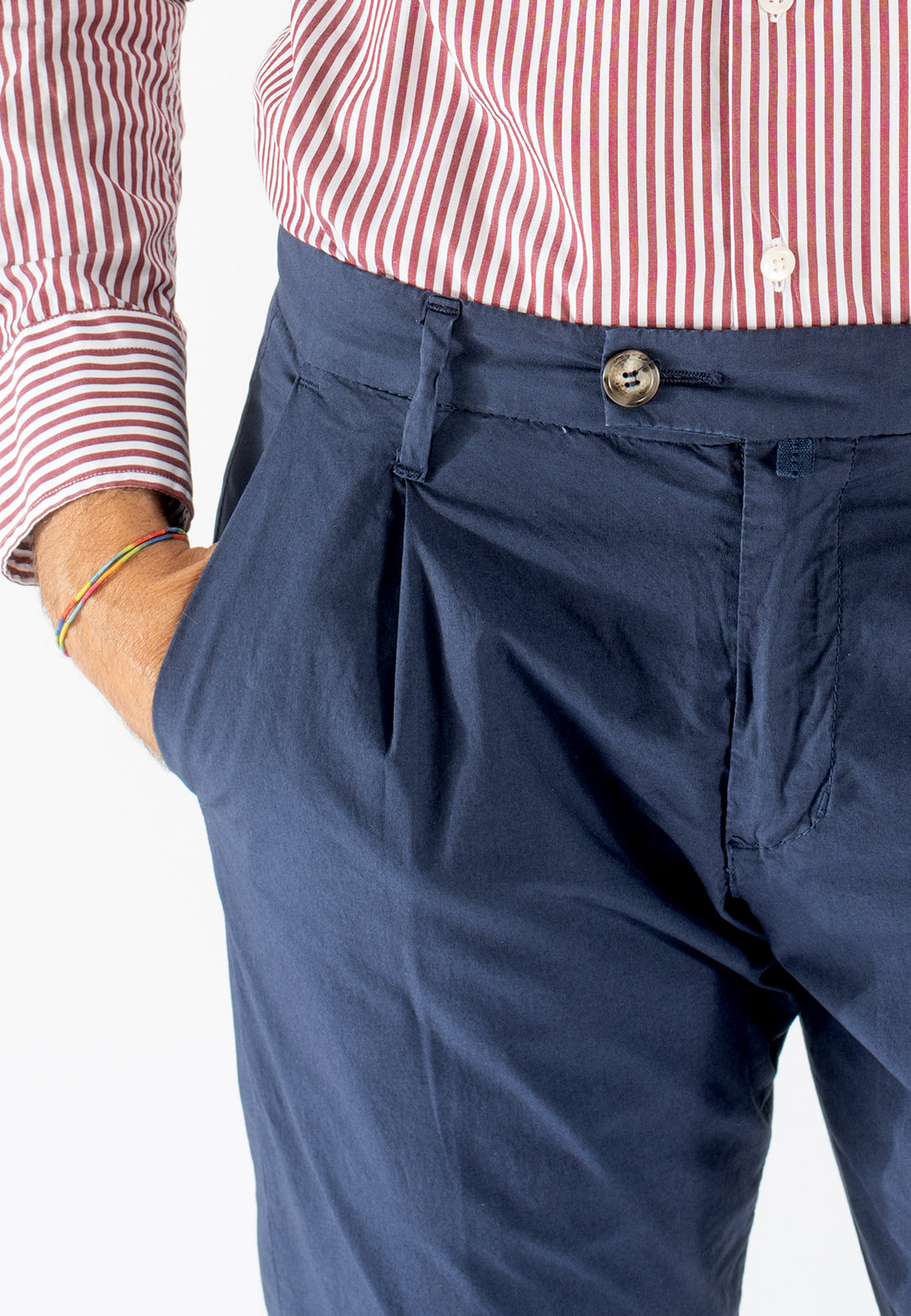 Pantalone uomo in cotone elasticizzato con pince