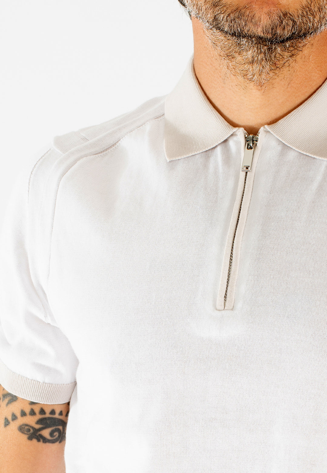 Polo uomo con zip e collo a contrasto