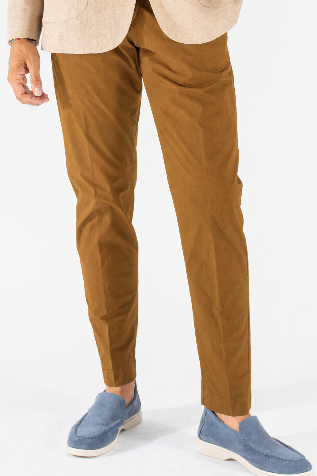 Pantalone uomo in cotone elasticizzato con pince